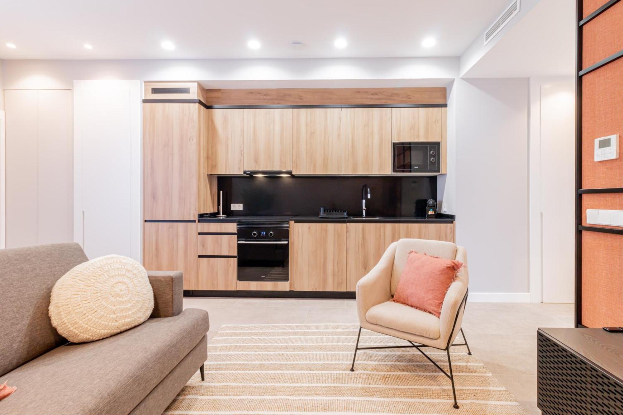 Home Art Apartments Bernabeu — Photos 1